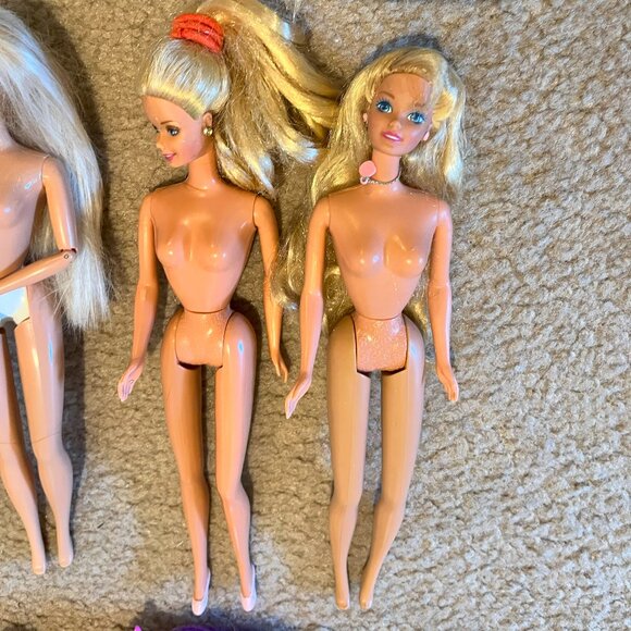 Barbie 5 Dolls, 2 Heads, Earrings, Necklace, Micro of America Horse - Picture 3 of 14